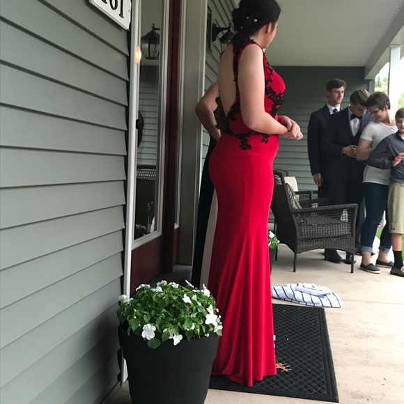 Prom Dress - Picture 2 of 4
